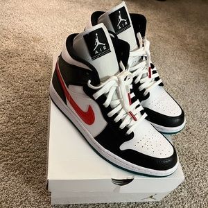 Air Jordan 1 MID Woman’s